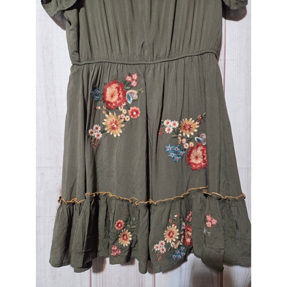 Savanna‎ Jane Olive Green Floral Embroidered Tiered Ruffle Dress Size Medium - Picture 4 of 8